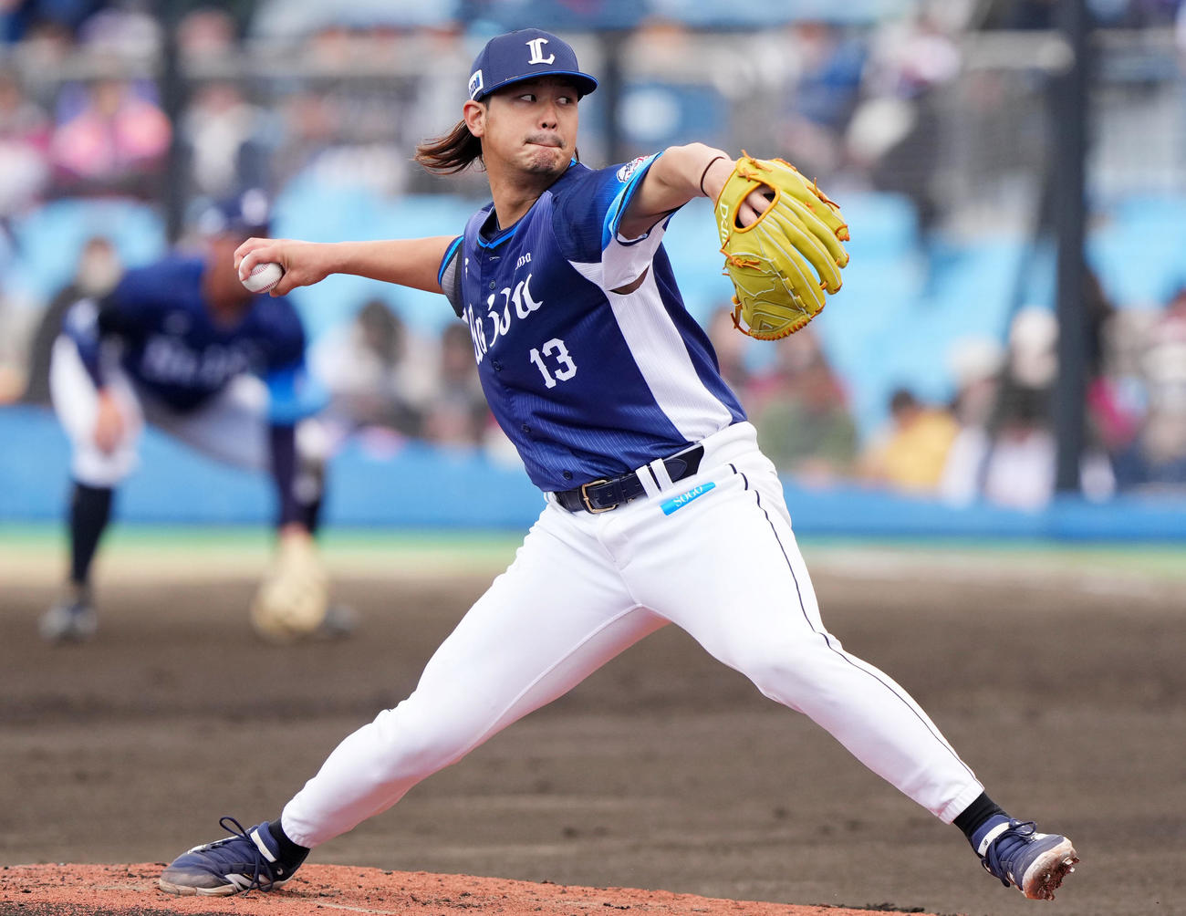 楽天対西武　力投する西武先発の高橋（撮影・横山健太）
