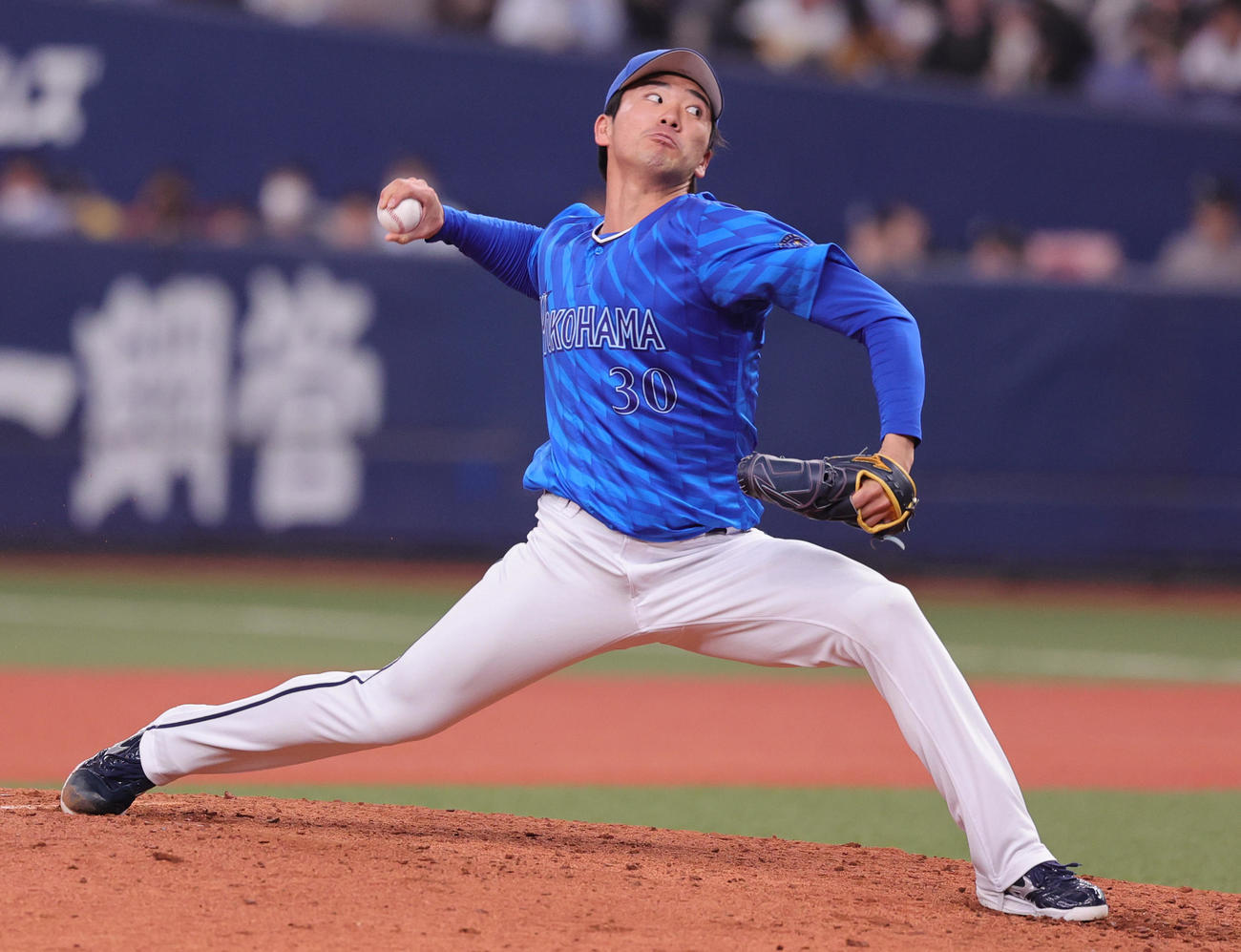 オリックス対DeNA　力投するDeNA篠木（撮影・野上伸悟）