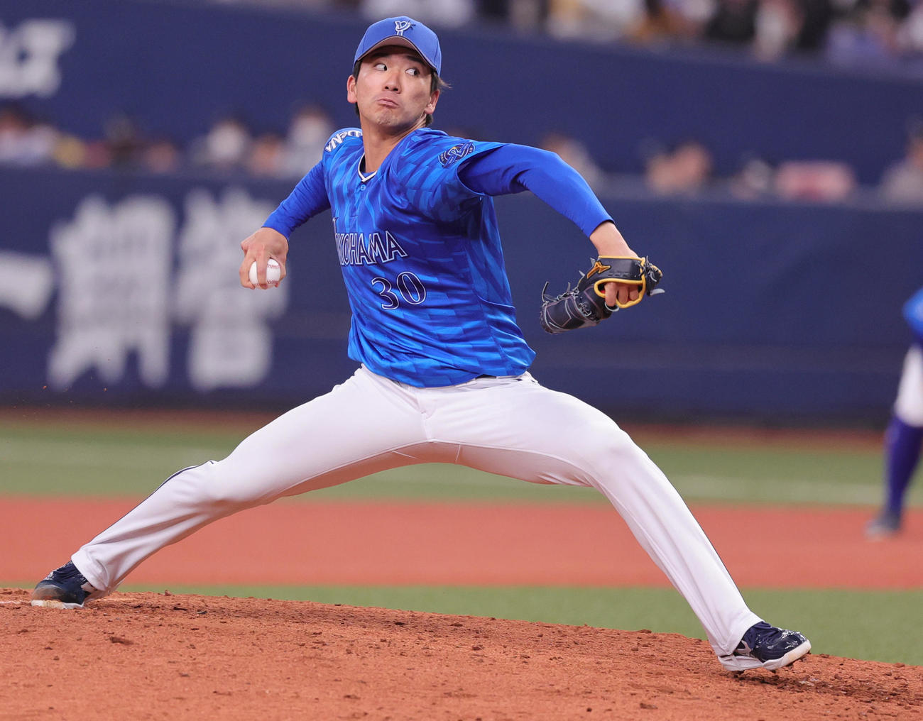 オリックス対DeNA　力投するDeNA篠木（撮影・野上伸悟）