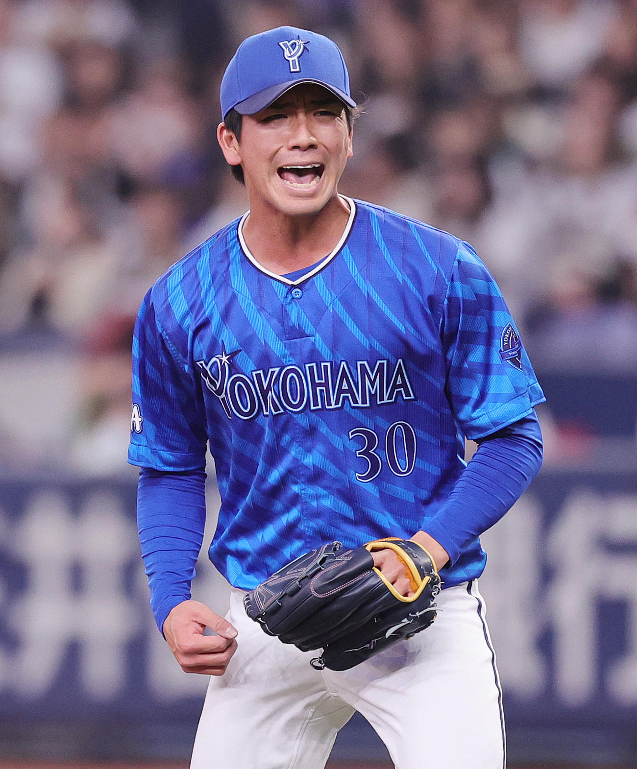 オリックス対DeNA 8回裏を無失点で終えほえるDeNA篠木（撮影・野上伸悟）