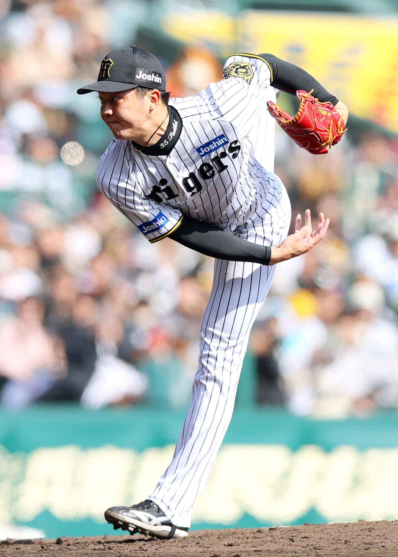オープン戦・阪神対巨人　4回表、阪神3番手で登板の才木（撮影・上山淳一）