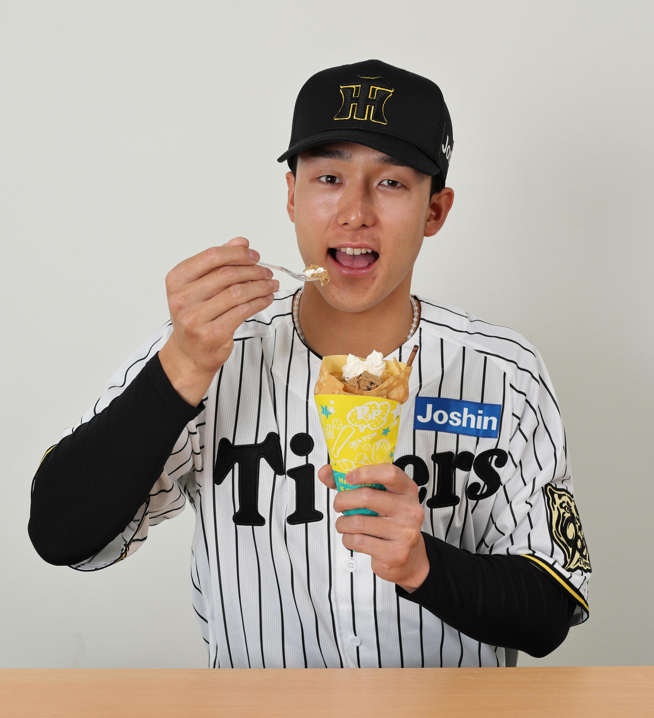 ほんのり大人味！小幡のチョコ尽くしクレープ（阪神電鉄提供）