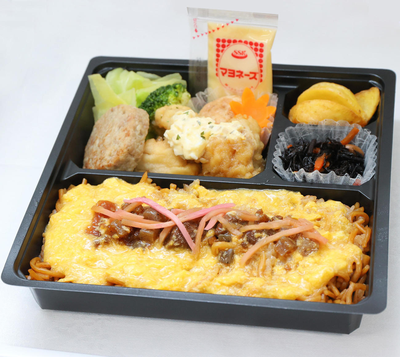 神戸出身！才木のぼっかけオムそばめし弁当（撮影・上山淳一）