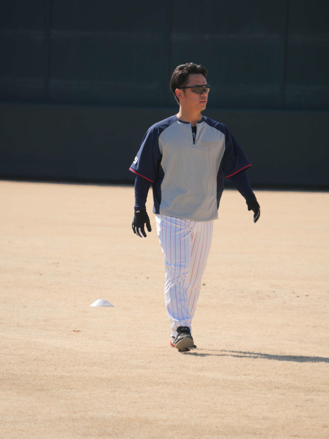 前日調整をするヤクルト小川（撮影・上田悠太）