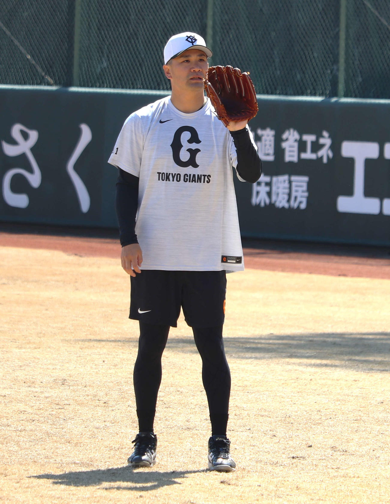 ジャイアンツ球場でキャッチボールを行う巨人田中将（撮影・佐瀬百合子）