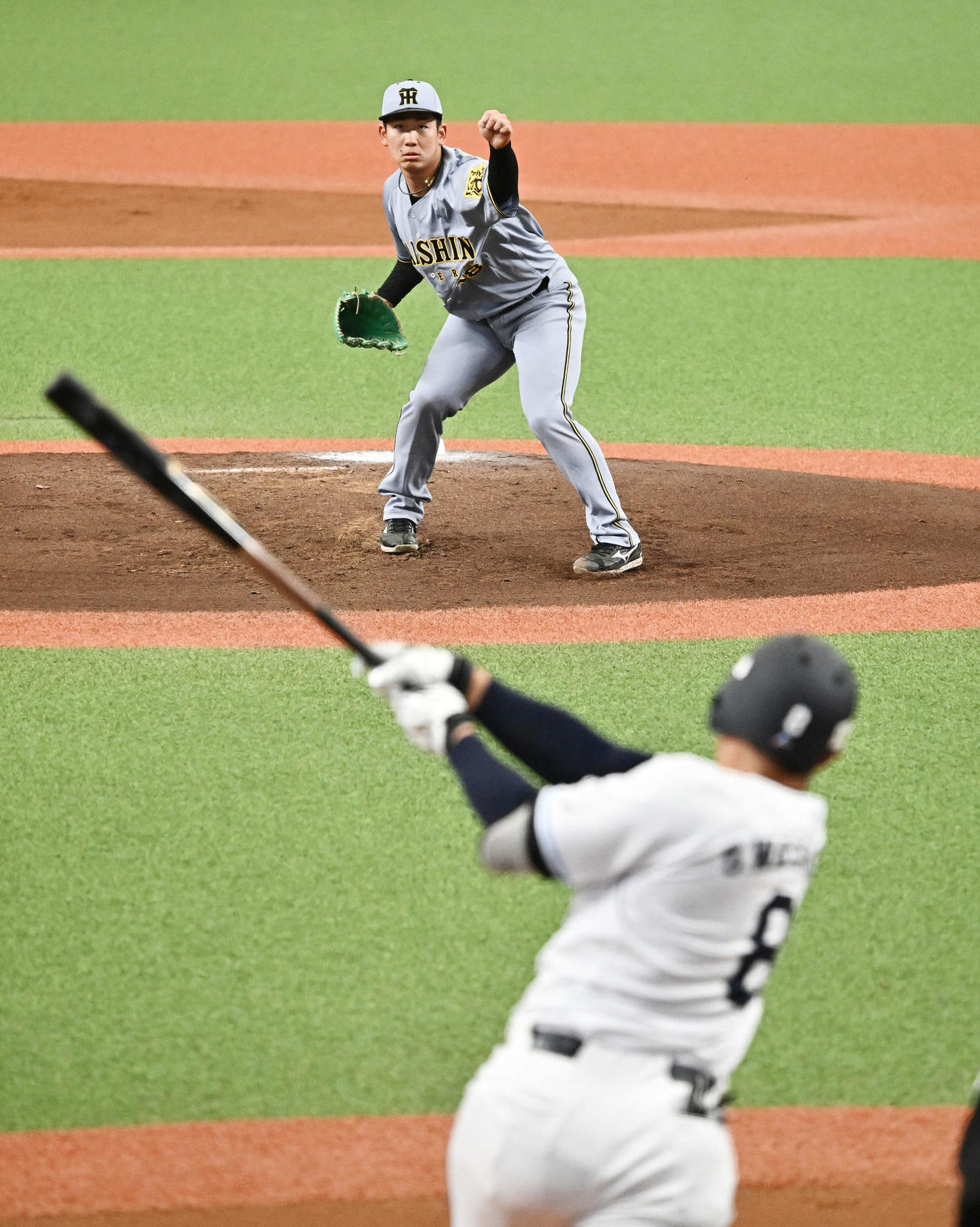西武対阪神　2回裏西武1死、伊原は渡部聖を左飛に打ち取る（撮影・滝沢徹郎）