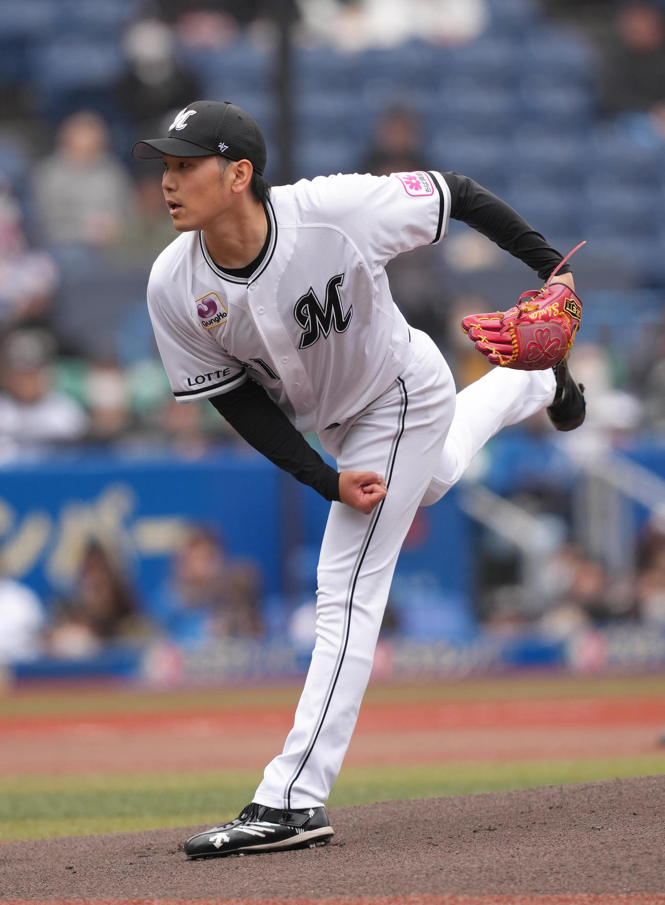 ロッテ対日本ハム　ロッテ先発の石川柊（撮影・足立雅史）