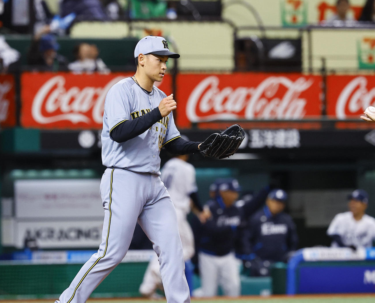 西武対阪神　7回裏西武2死一、二塁、長谷川に左前適時打を許した早川（撮影・藤尾明華）