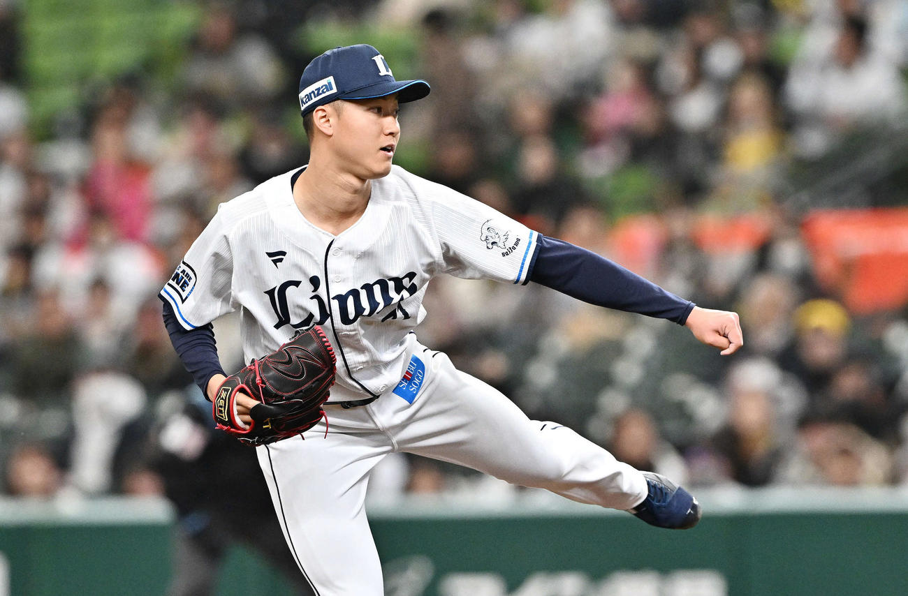 西武対阪神　西武先発の菅井（撮影・滝沢徹郎）