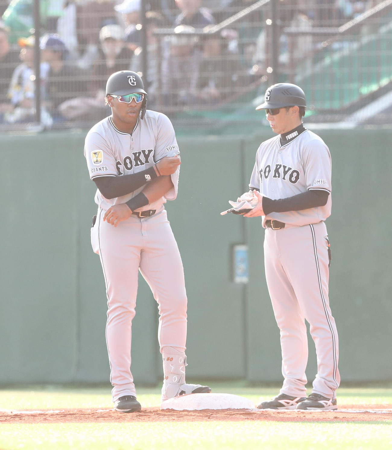 ソフトバンク対巨人　8回表巨人2死満塁、オコエは同点となる2点適時打を放つ（撮影・梅根麻紀）