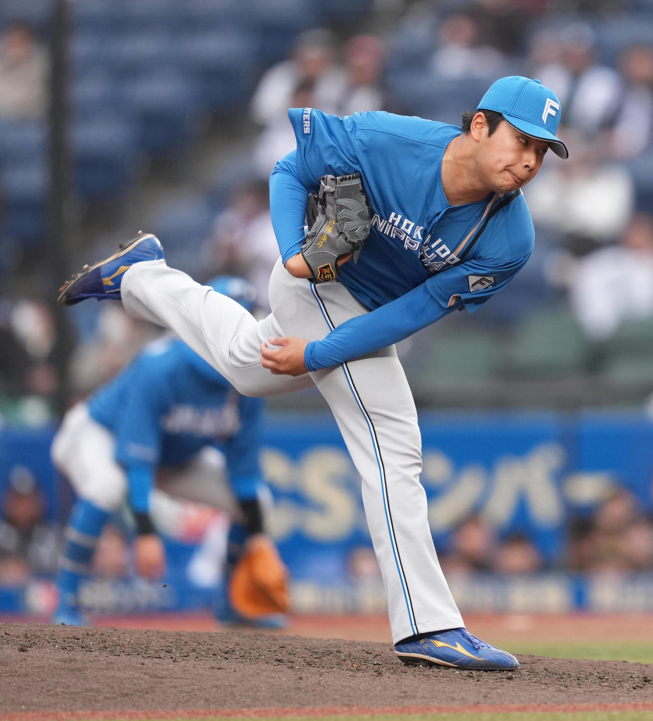 ロッテ対日本ハム　9回から登板した日本ハム松浦（撮影・足立雅史）