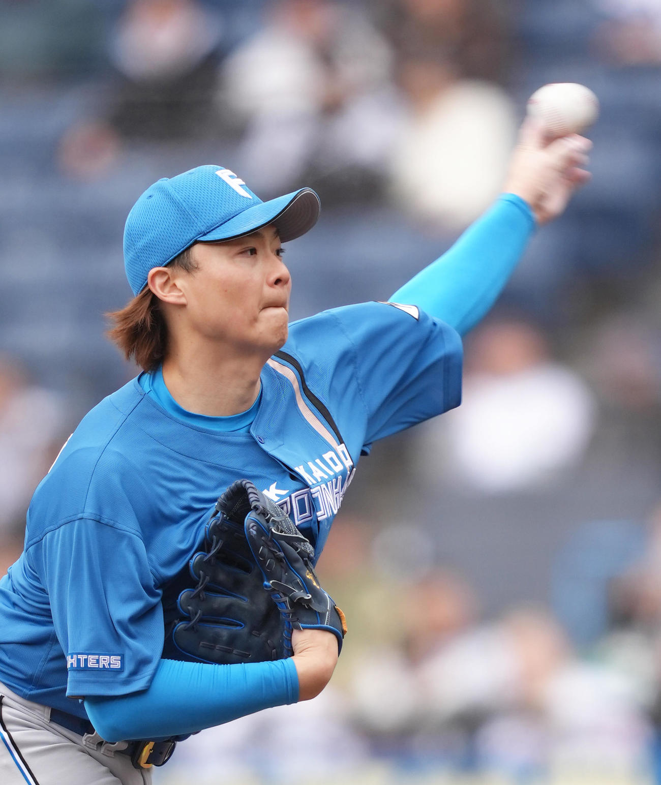 ロッテ対日本ハム　日本ハム先発の山崎（撮影・足立雅史）