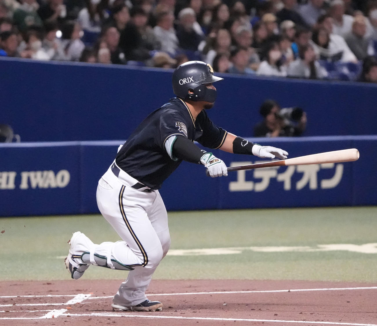 中日対オリックス　2回表オリックス1死、ニゴロに倒れる森（撮影・森本幸一）