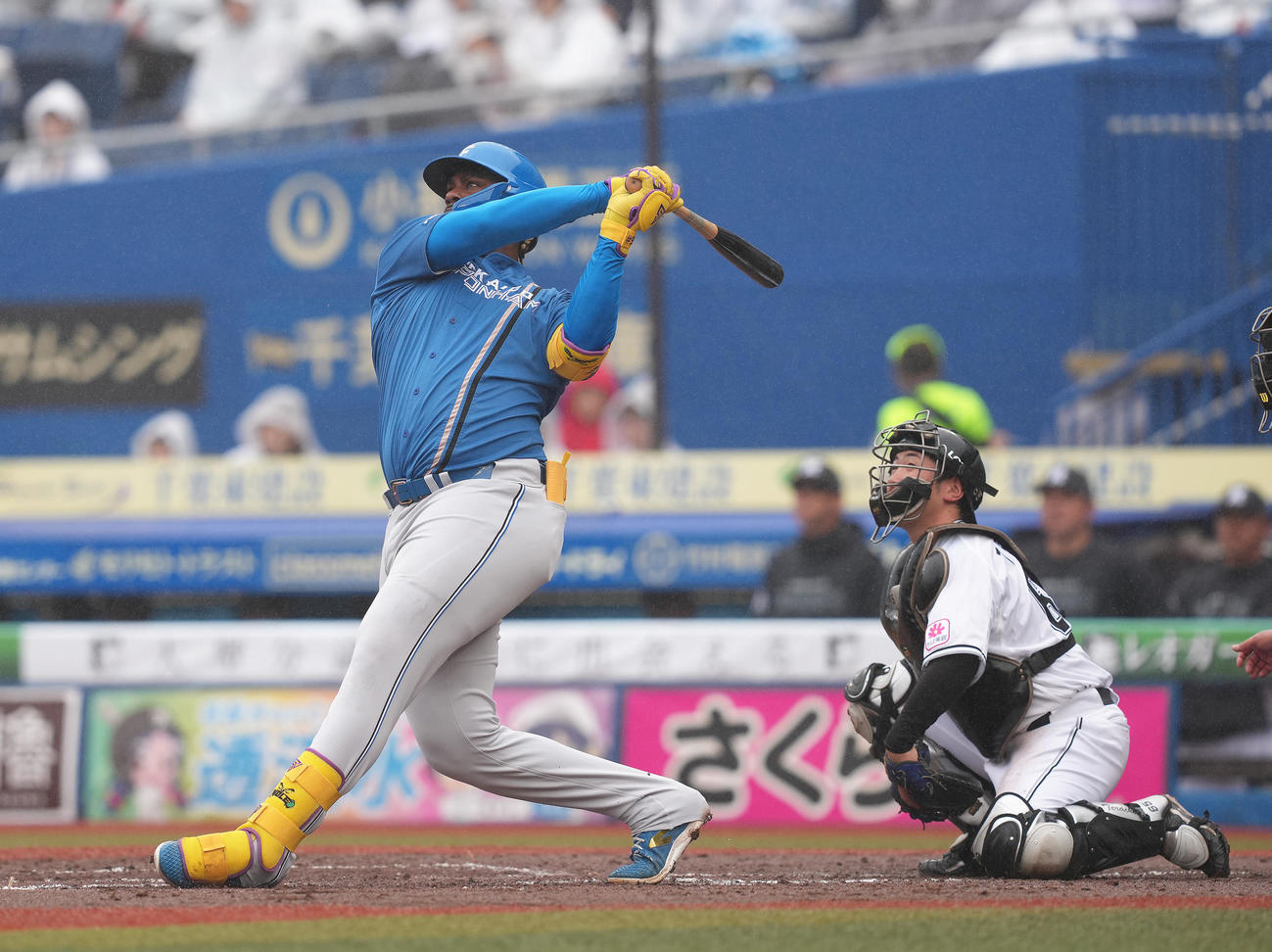 ロッテ対日本ハム　4回表日本ハム2死、レイエスは左越え本塁打を放つ（撮影・足立雅史）