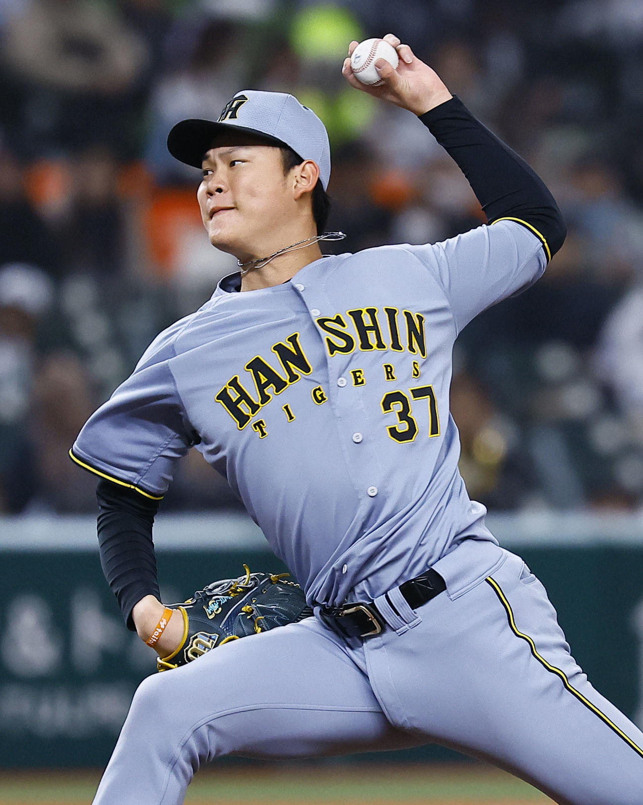 西武対阪神　6回、4番手で登板した阪神及川（撮影・藤尾明華）