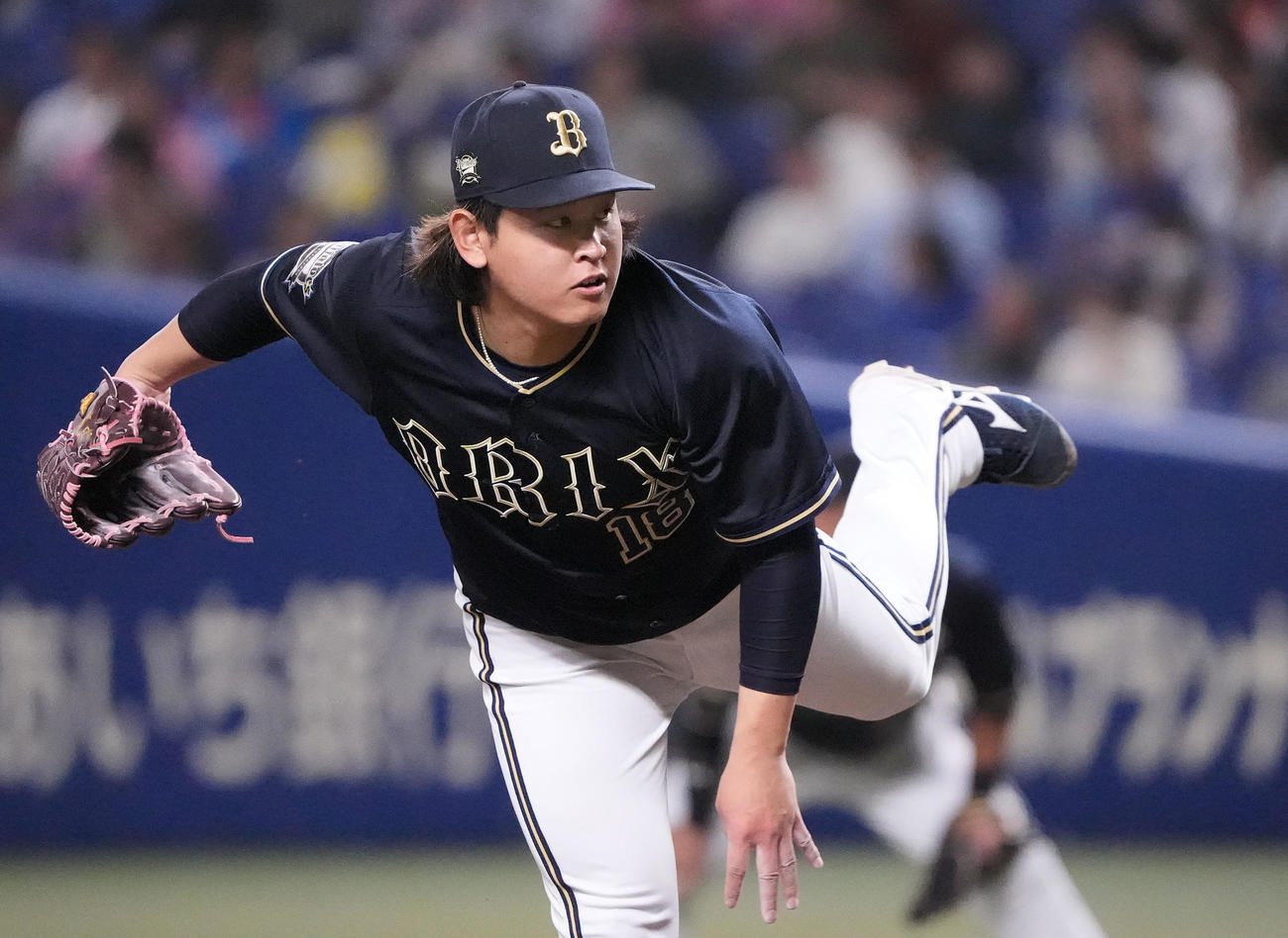 中日対オリックス　6回裏、力投するオリックス先発の宮城（撮影・森本幸一）