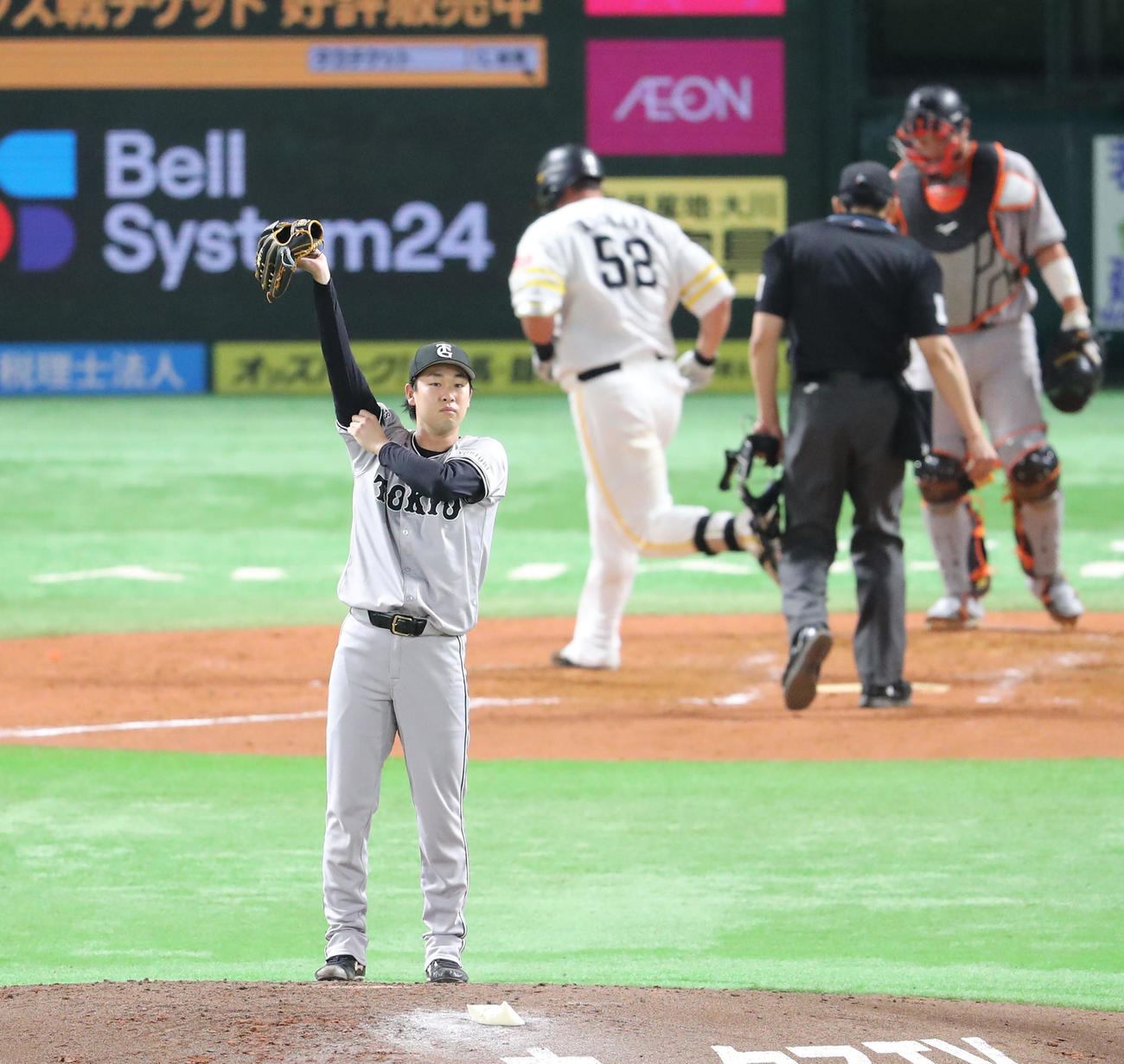 6回裏ソフトバンク無死、リチャードに左中間本塁打を浴びた山崎伊（撮影・梅根麻紀）