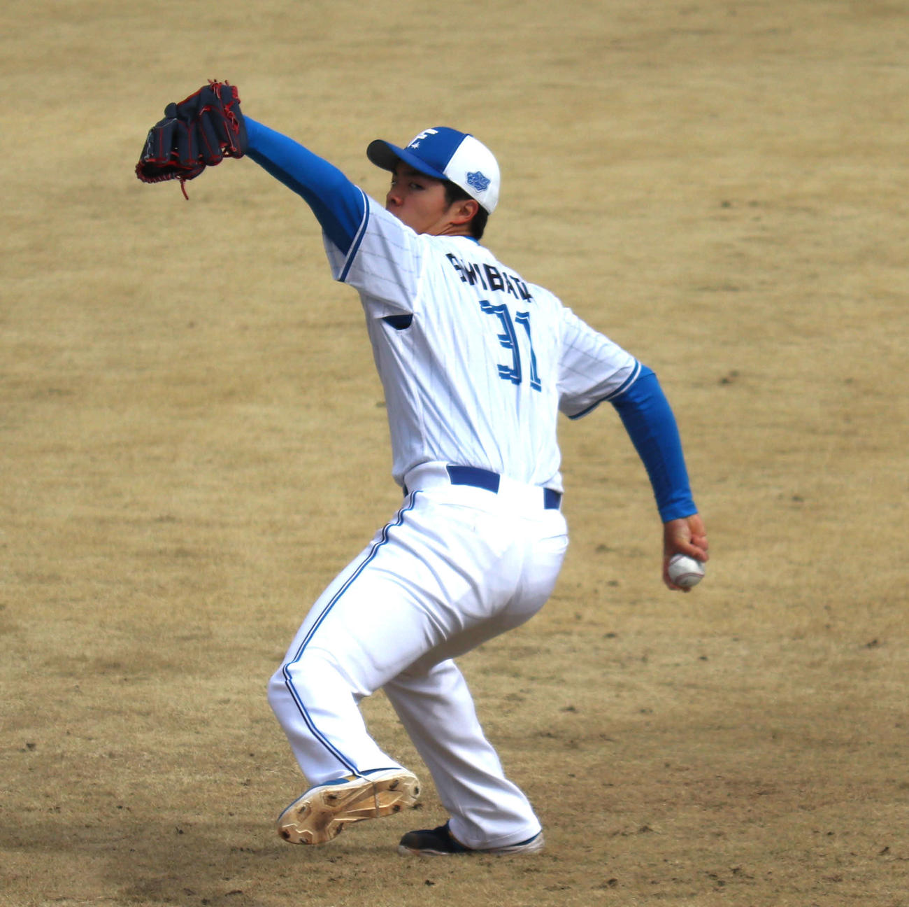 キャッチボールを行う日本ハムドラフト1位の柴田獅子（撮影・黒須亮）