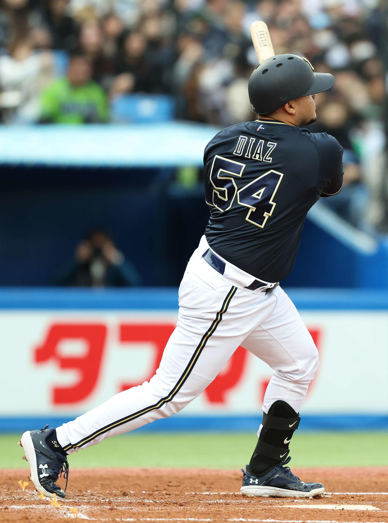 ヤクルト対オリックス　2回表オリックス無死、左越え先制ソロ本塁打を放つディアス（撮影・河田真司）
