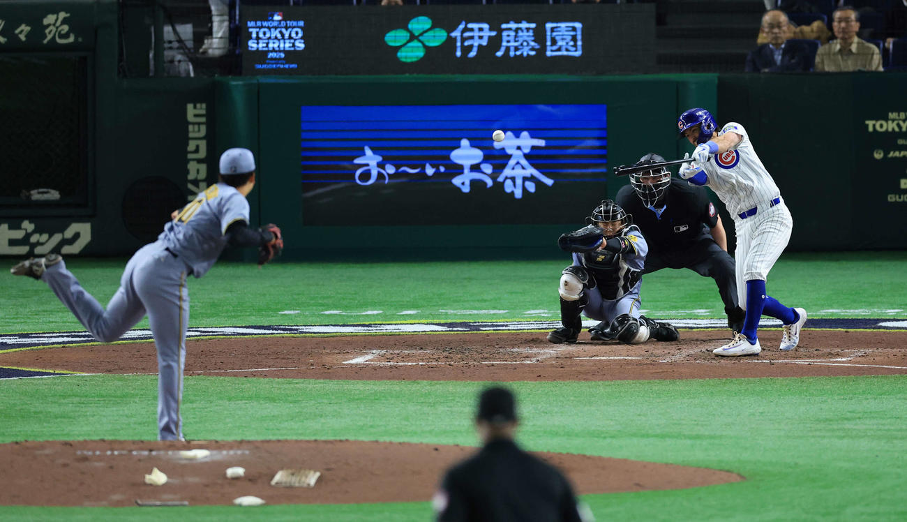 阪神対カブス　5回表カブス2死、スワンソンは二直。投手門別（撮影・浅見桂子）
