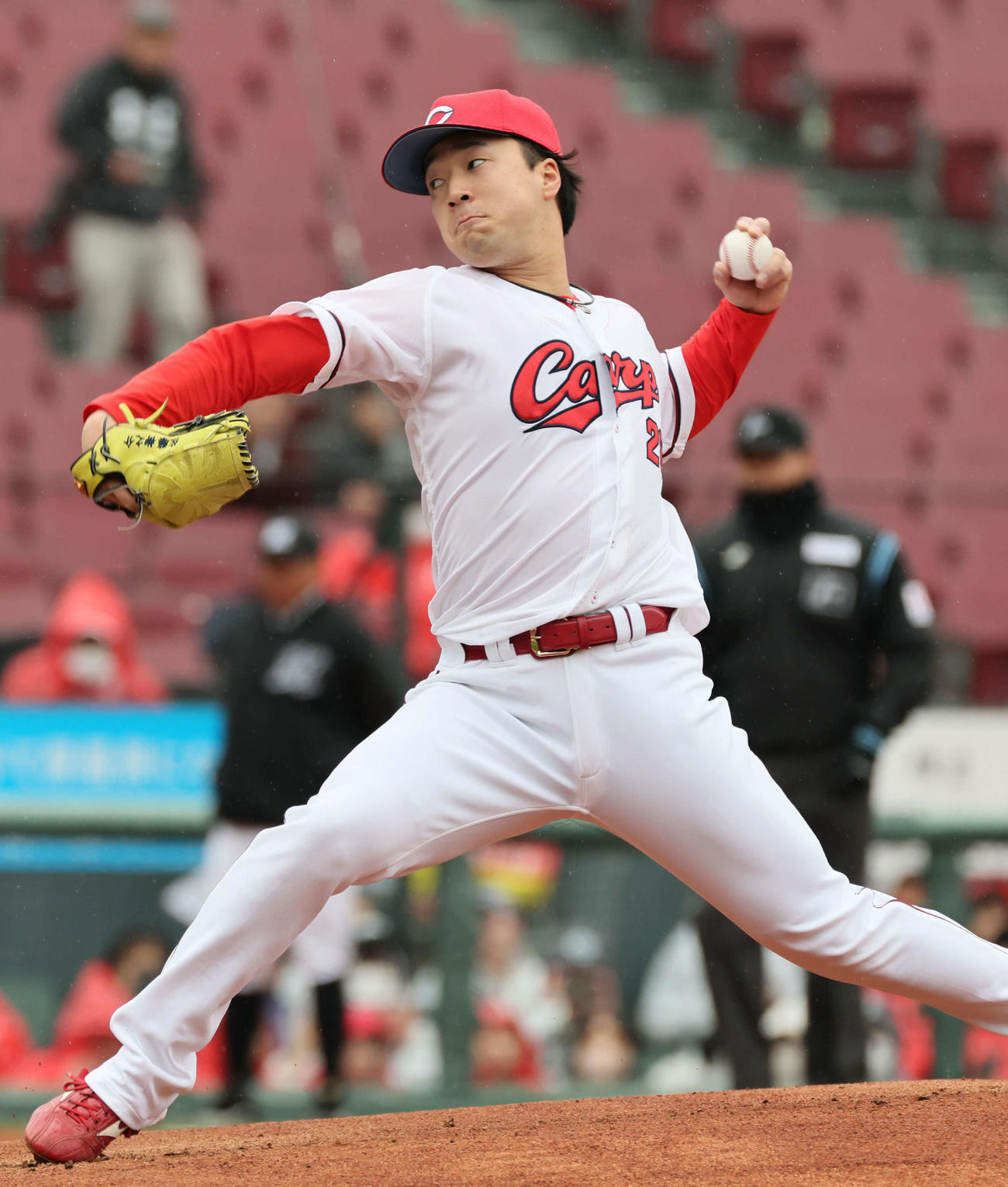 広島対ロッテ　広島先発、ドラフト2位の佐藤柳（撮影・加藤孝規）