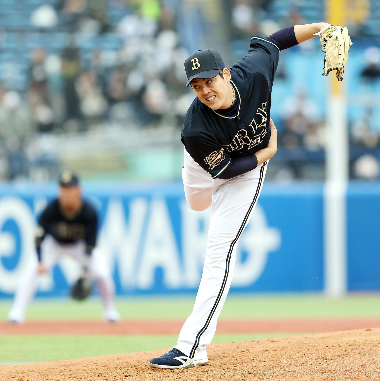 ヤクルト対オリックス　3回裏、力投する九里（撮影・河田真司）