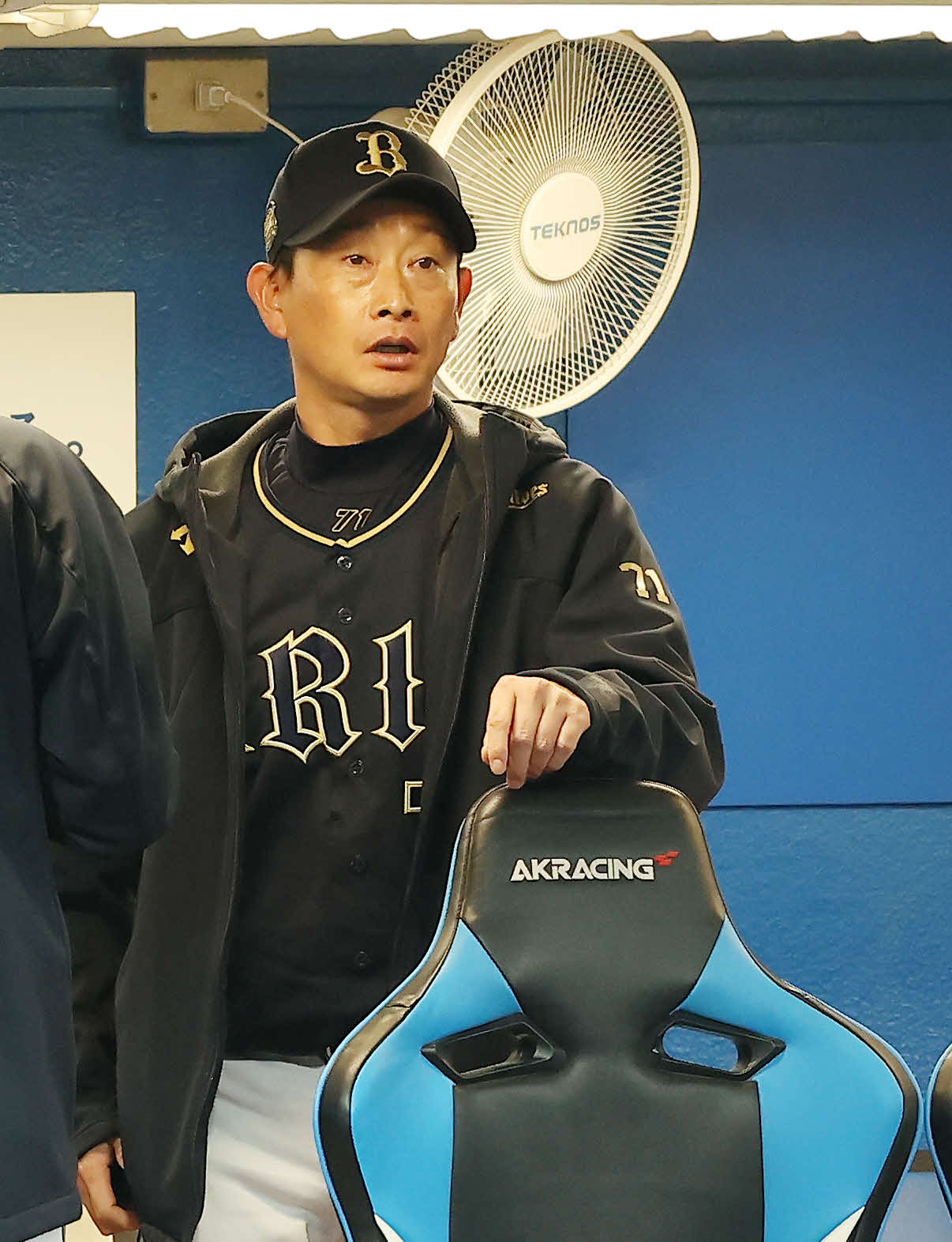 ヤクルト対オリックス　試合を終え引き揚げる岸田監督（撮影・河田真司）