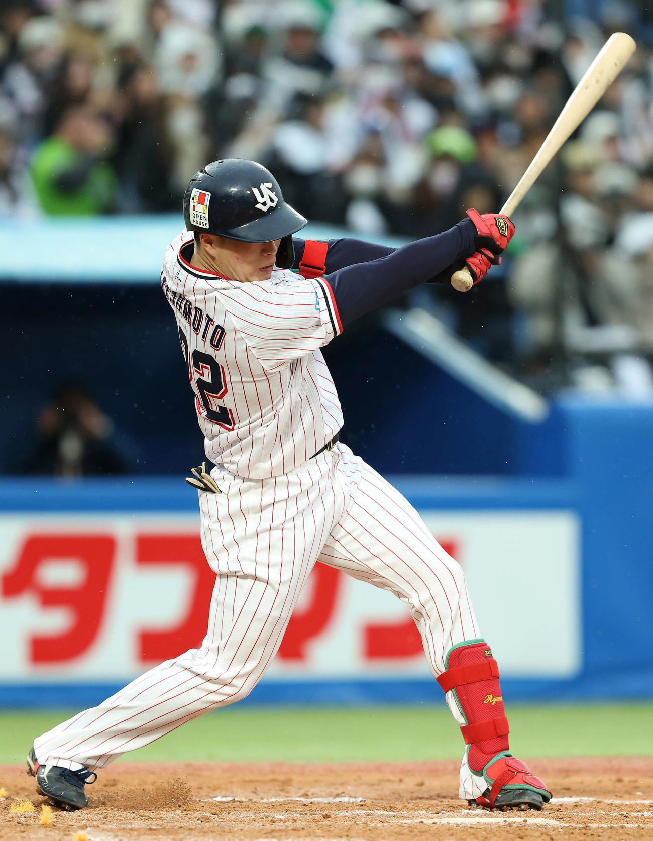 ヤクルト対オリックス　9回裏ヤクルト無死、右前打を放つ松本龍（撮影・河田真司）