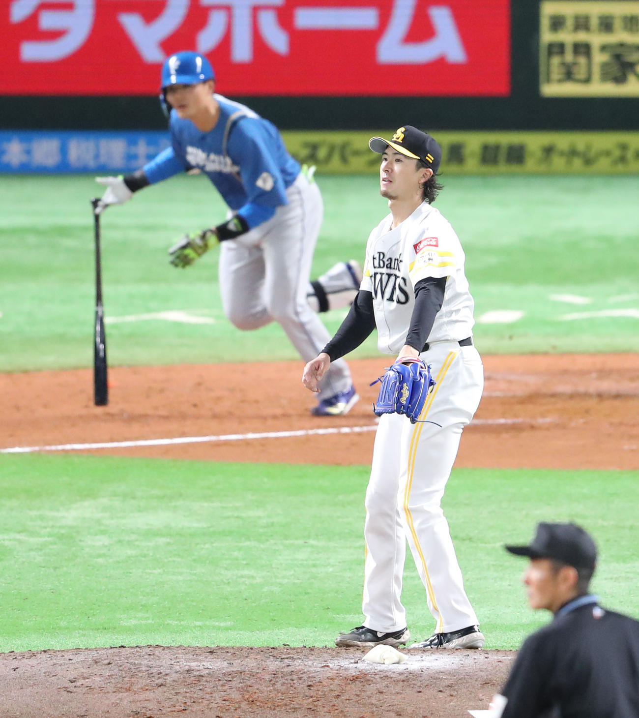 ソフトバンク対日本ハム　3回表日本ハム無死一塁、清宮に右前安打を浴びた上沢（撮影・梅根麻紀）