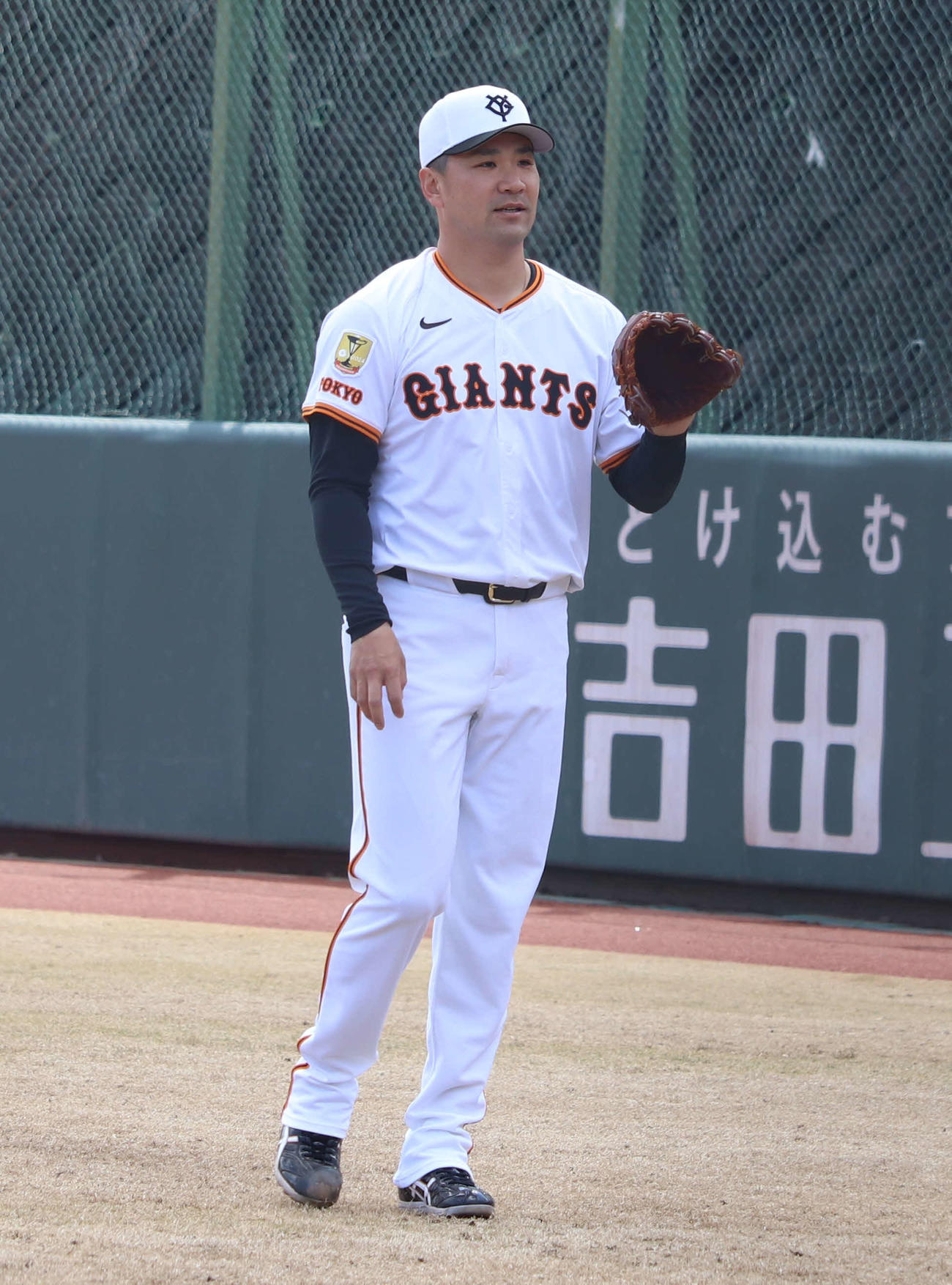 ジャイアンツ球場で行われた休日練習でキャッチボールを行う巨人田中将（撮影・佐瀬百合子）