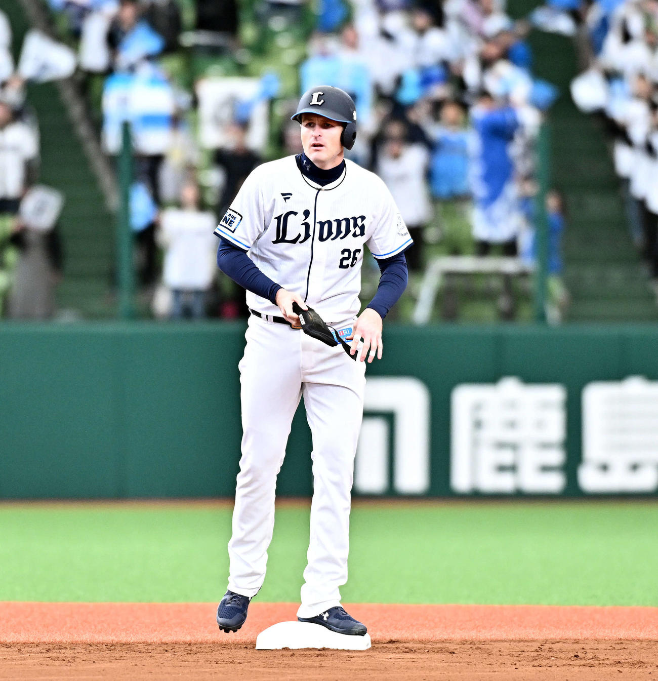 西武対広島　1回裏西武無死一、三塁、先制2点適時二塁打を放ったネビン（撮影・滝沢徹郎）