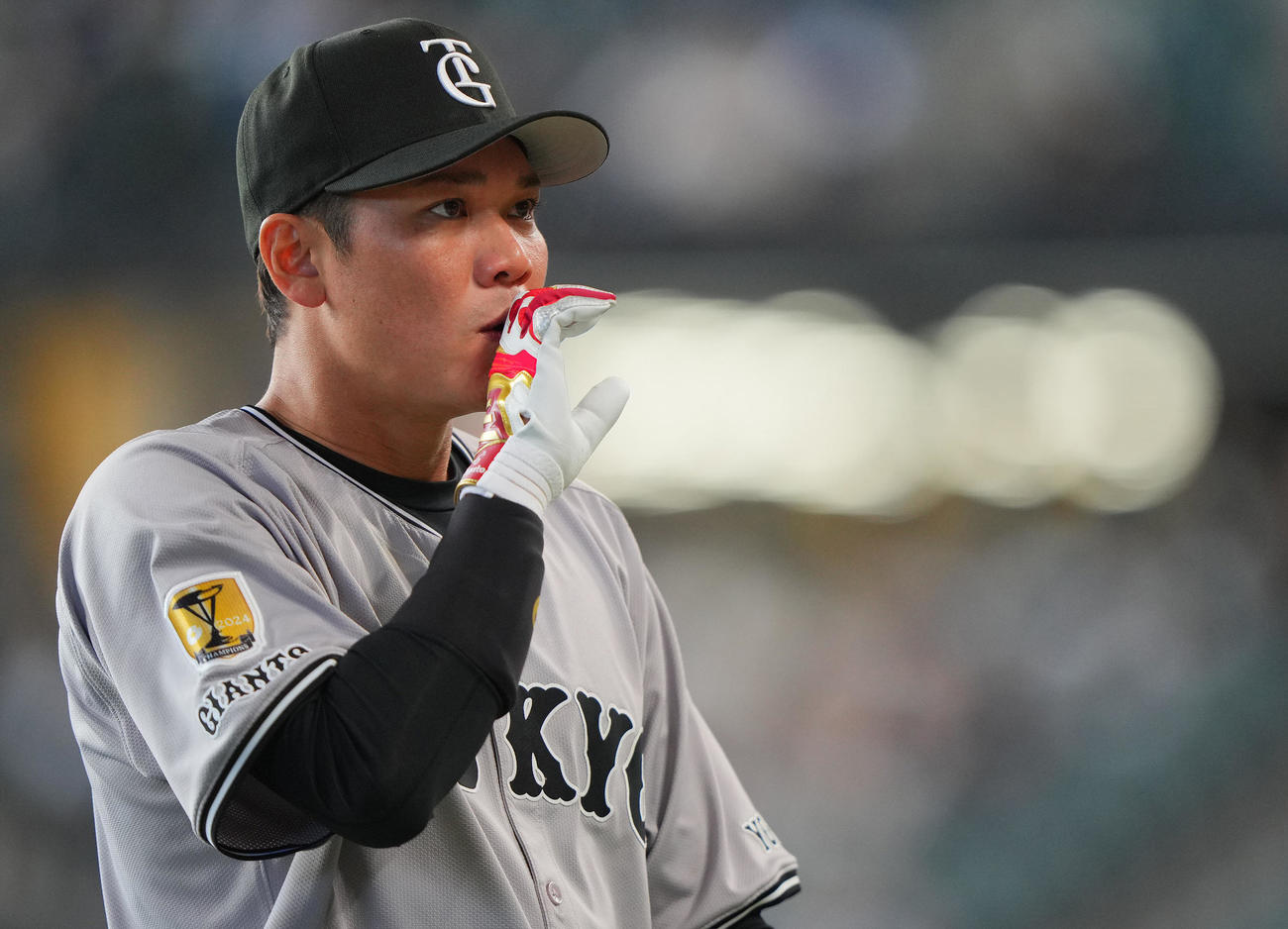 日本ハム対巨人　試合前、表情を引き締める巨人坂本（撮影・垰建太）