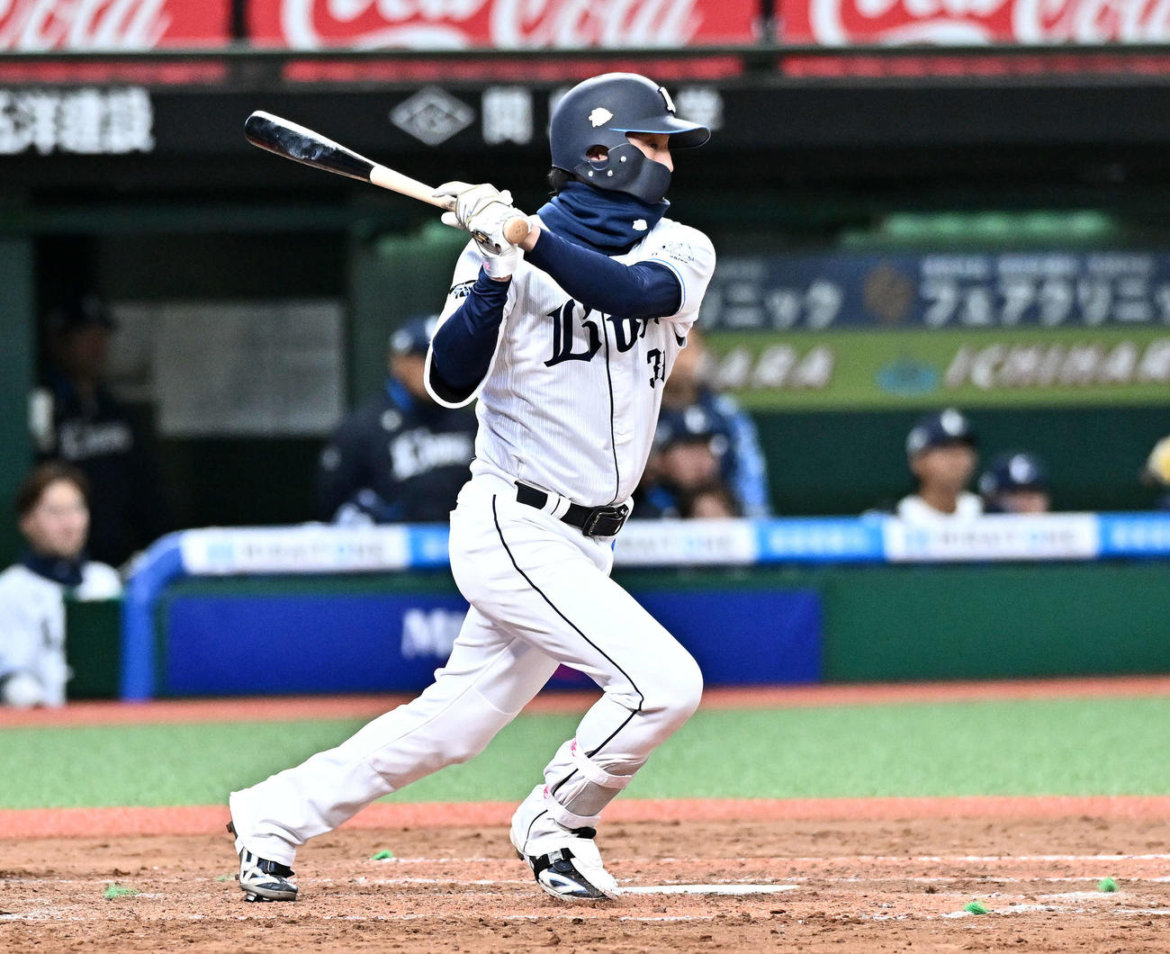 西武対広島　8回裏西武1死、代打元山は右前打を放つ（撮影・滝沢徹郎）
