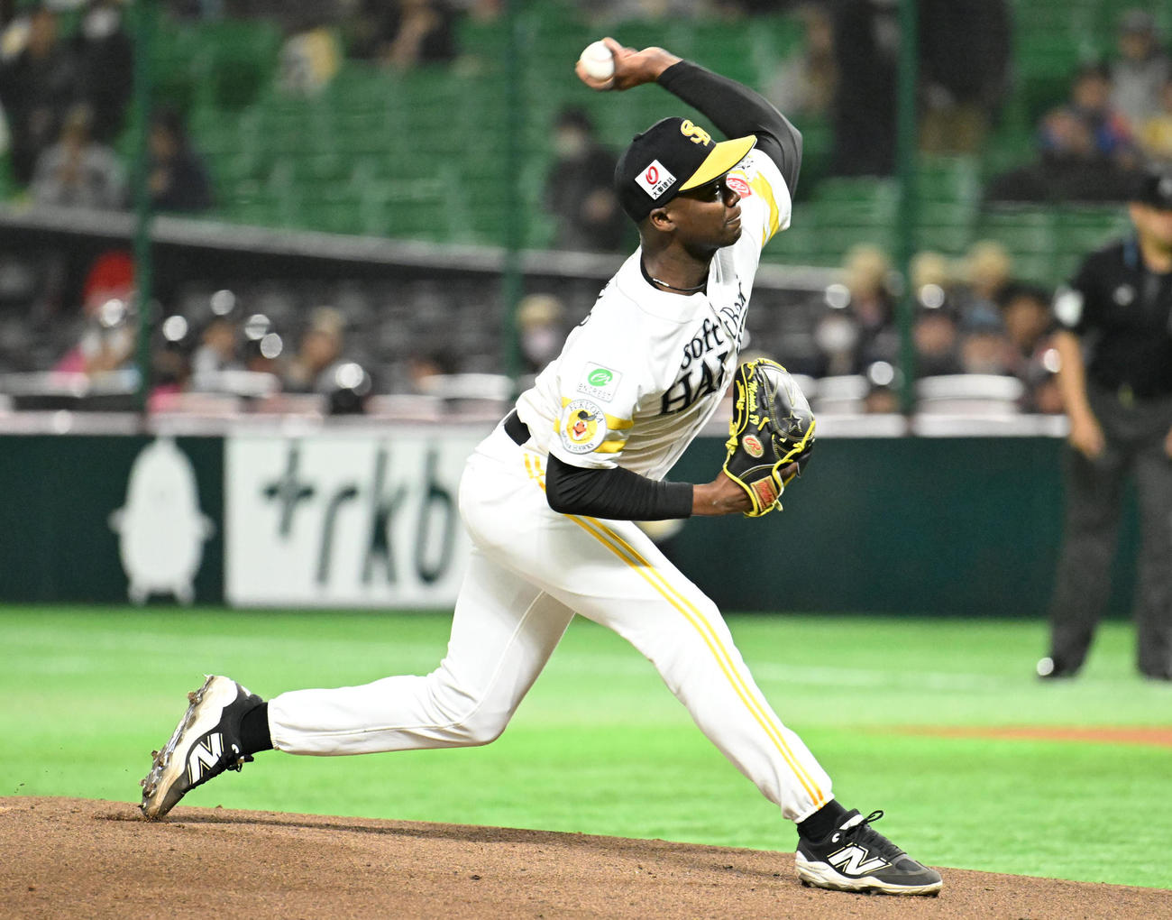 ソフトバンク対中日　ソフトバンク先発のモイネロ（撮影・林敢治）