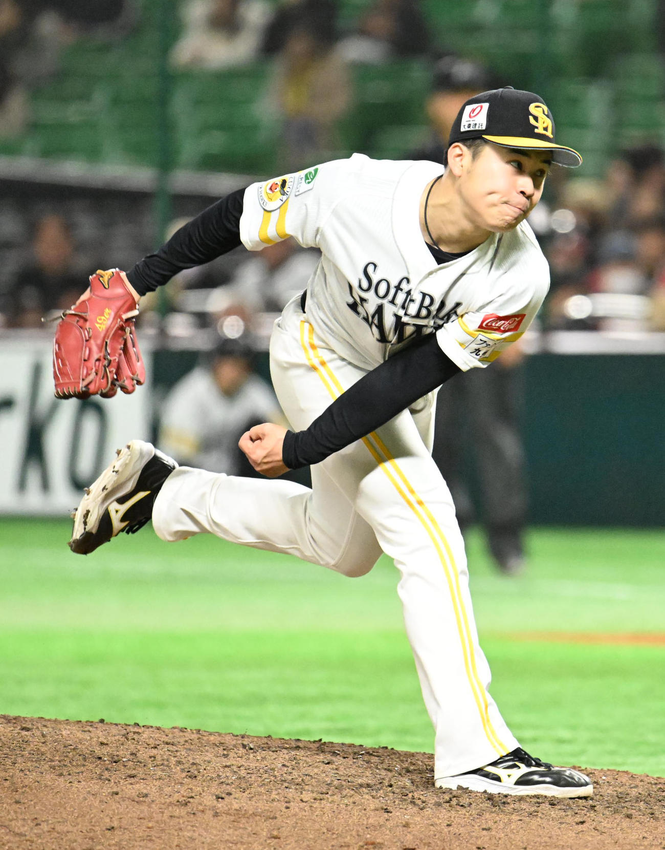 ソフトバンク対中日　3番手に登板したソフトバンクの松本晴（撮影・林敢治）