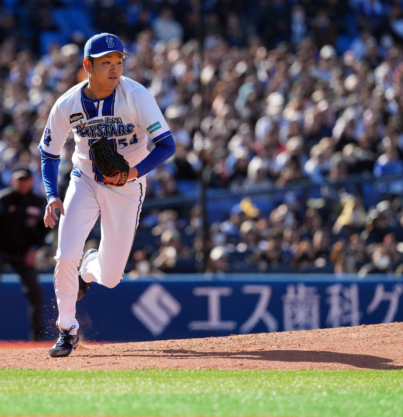 DeNA対オリックス　6回からマウンドに上がったDeNA石田裕（撮影・たえ見朱実）