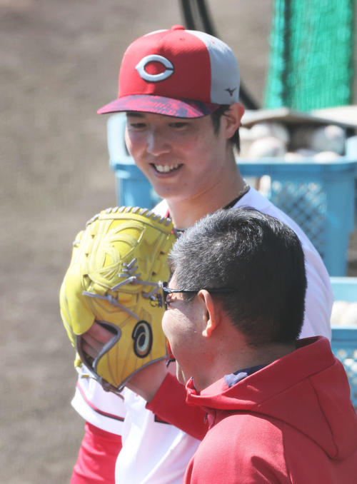 カユ-中古】(広島カープ）デニムユニフォーム 背番号18 前田健太・森下
