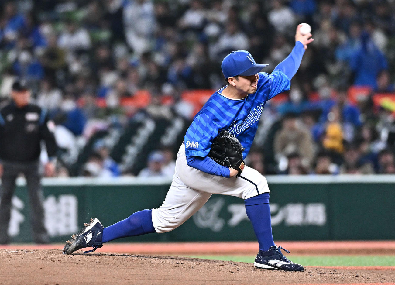 西武対DeNA DeNA先発の東（撮影・滝沢徹郎）