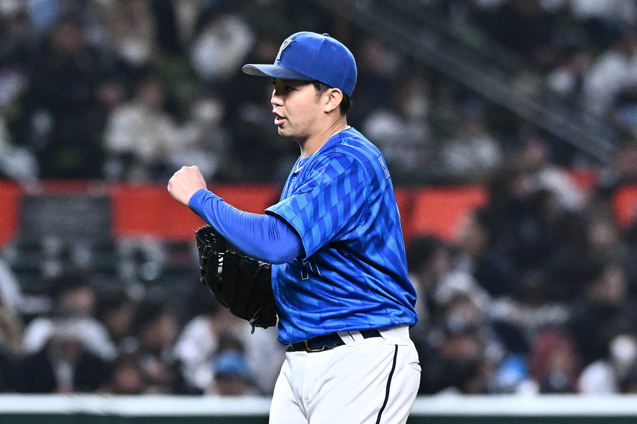 西武対DeNA DeNA先発の東（撮影・滝沢徹郎）