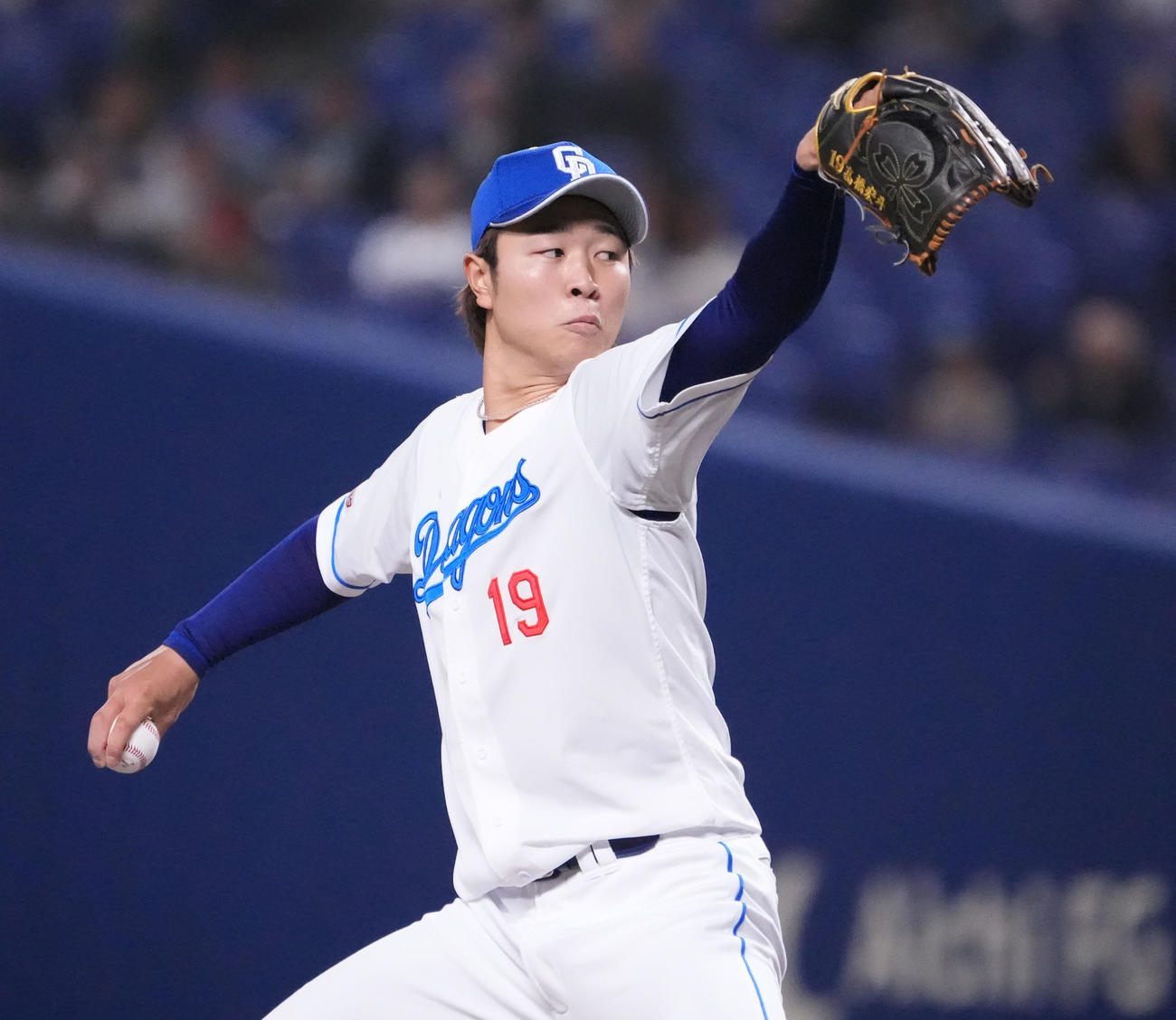 中日対楽天　1回表、登板する中日先発の高橋宏（撮影・森本幸一）