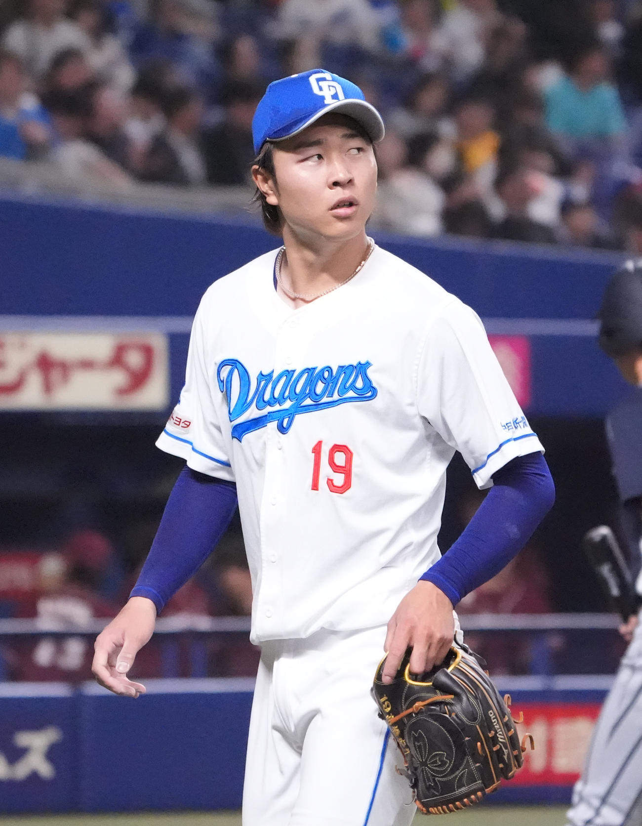 中日対楽天　4回表終了、ベンチへ戻る高橋宏（撮影・森本幸一）
