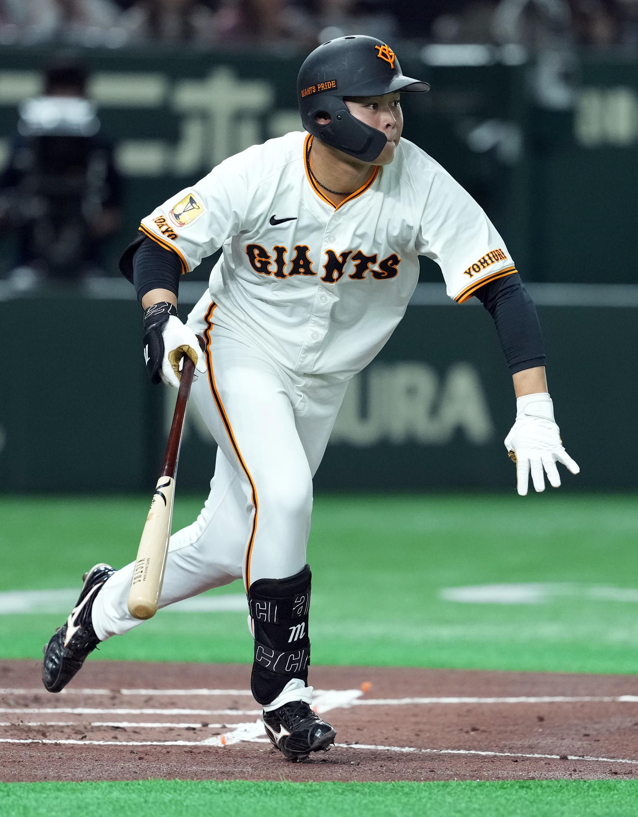 巨人対ロッテ　2回裏巨人1死一、三塁、右前に先制の適時打を放った中山（撮影・たえ見朱実）