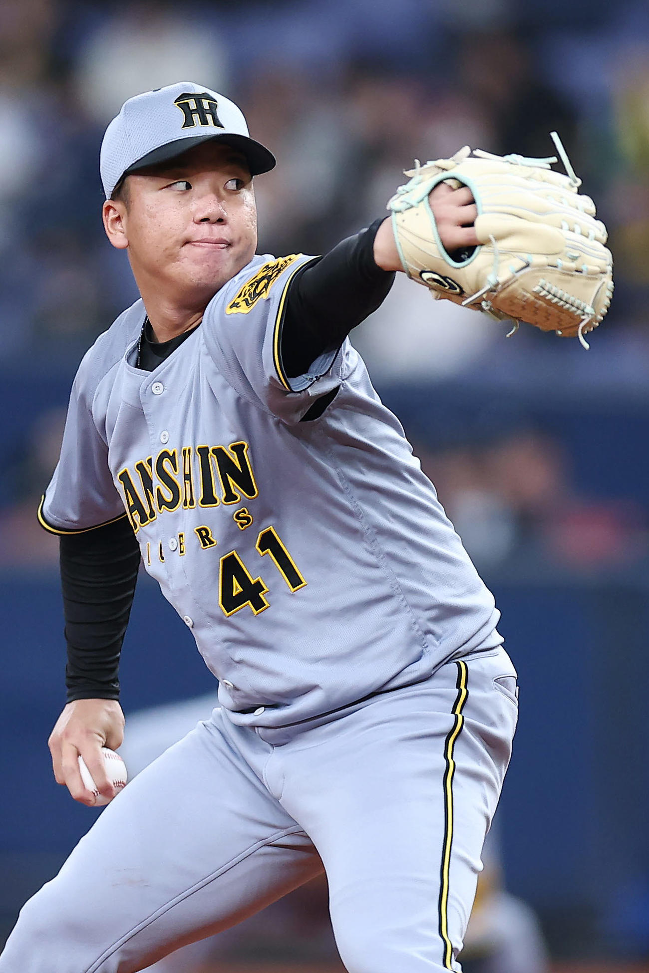オリックス対阪神　力投する阪神先発の村上（撮影・前田充）