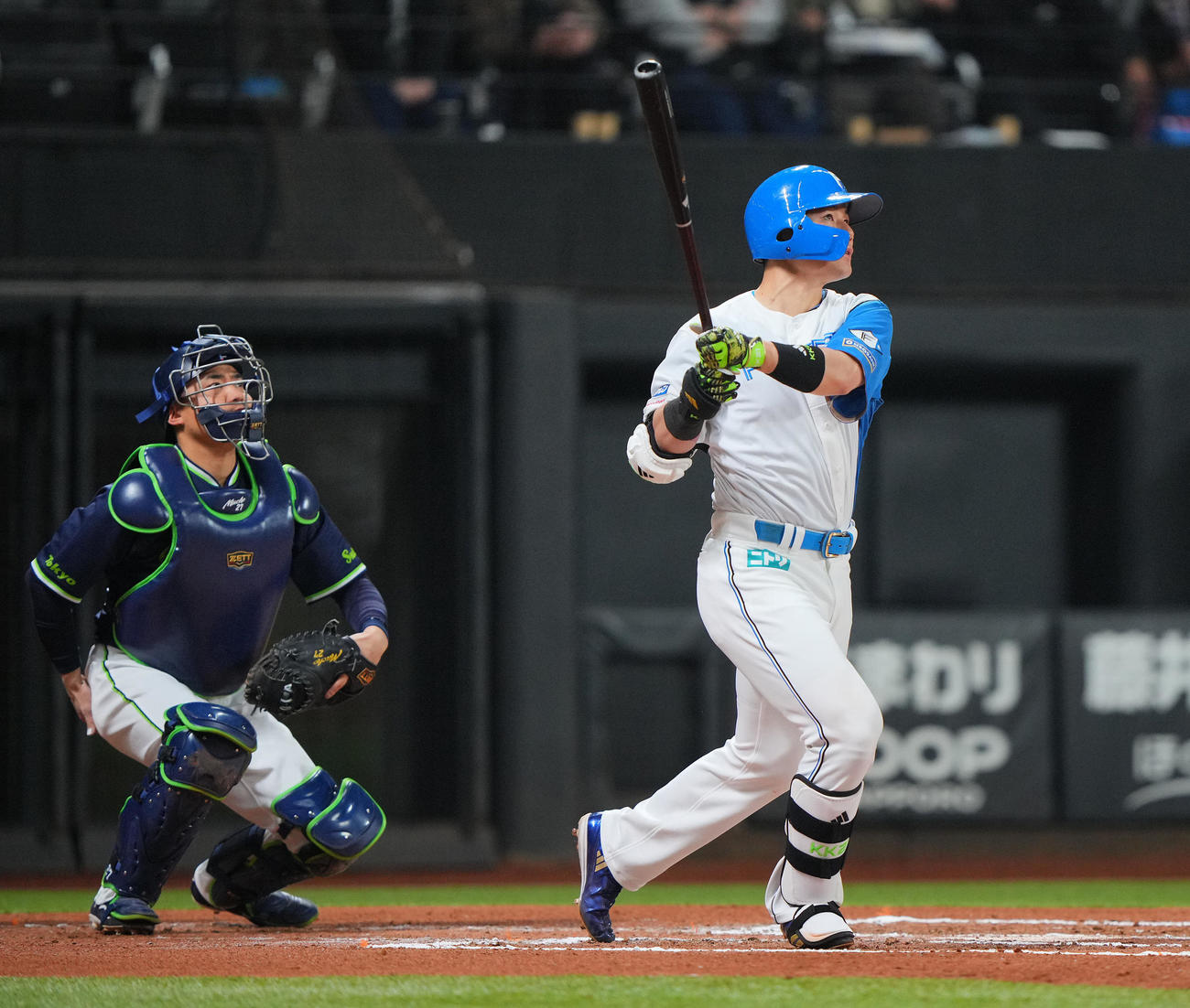 日本ハム対ヤクルト　6回裏日本ハム無死、右越えソロ本塁打を放つ清宮（撮影・垰建太）