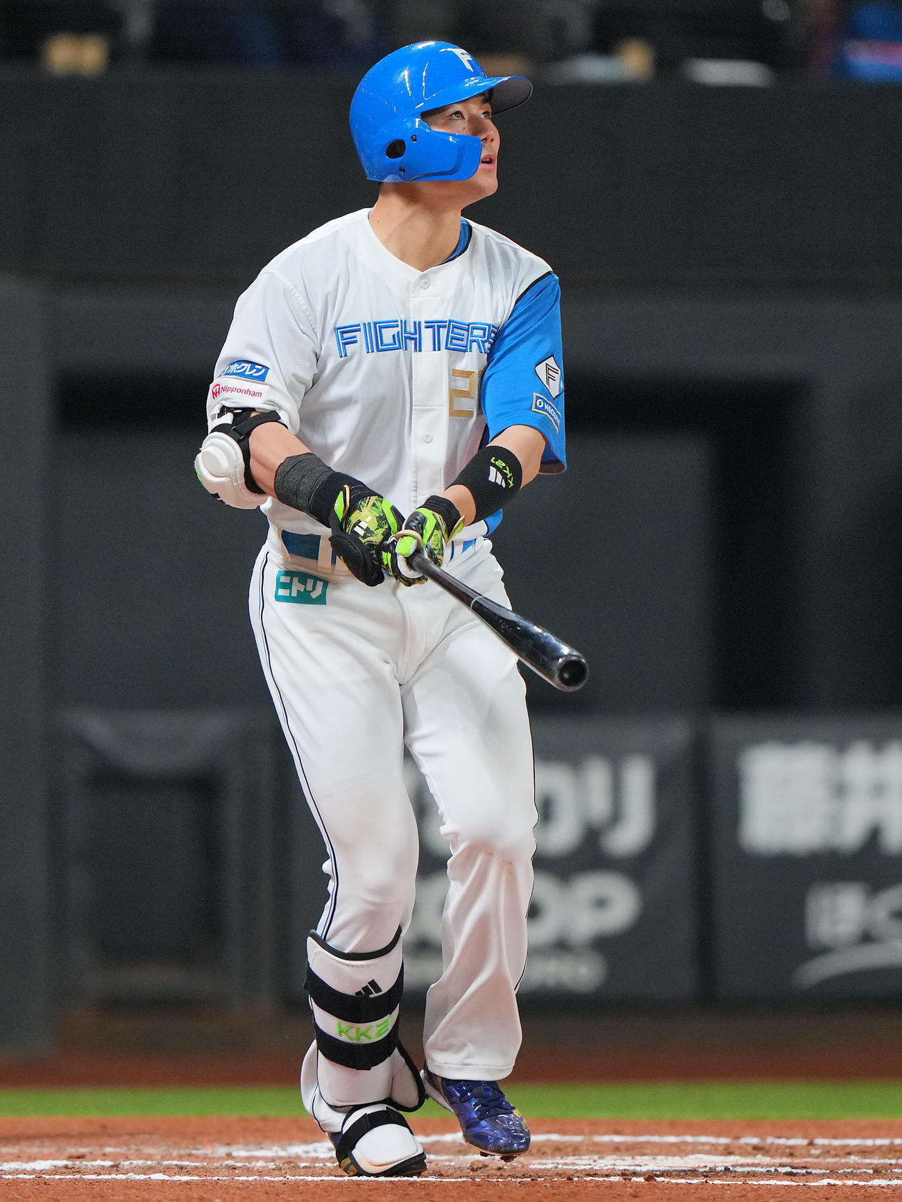 日本ハム対ヤクルト　6回裏日本ハム無死、右越えソロ本塁打を放つ清宮（撮影・垰建太）
