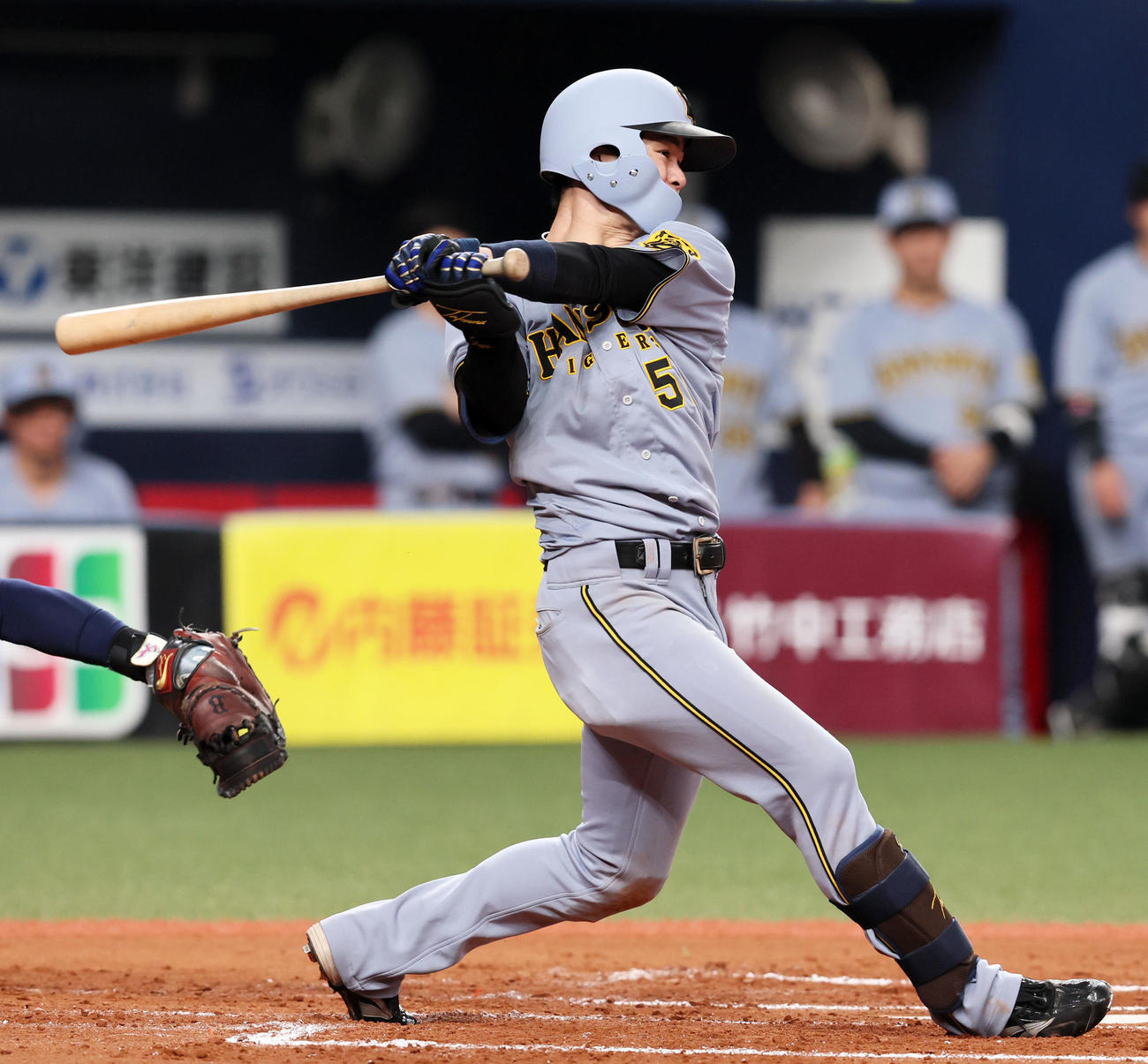 オリックス対阪神　7回表阪神1死一、三塁、中野は右前適時打を放つ（撮影・加藤哉）