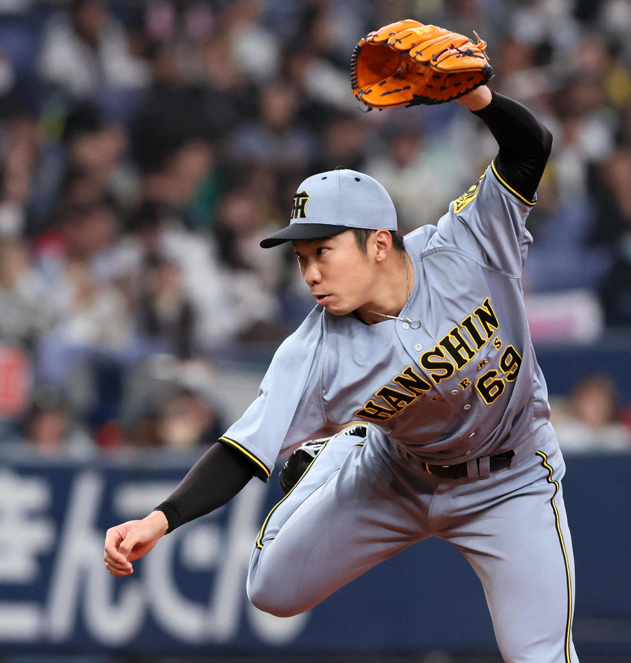 オリックス対阪神　6回裏オリックス2死三塁、阪神2番手で登板した石井（撮影・加藤哉）