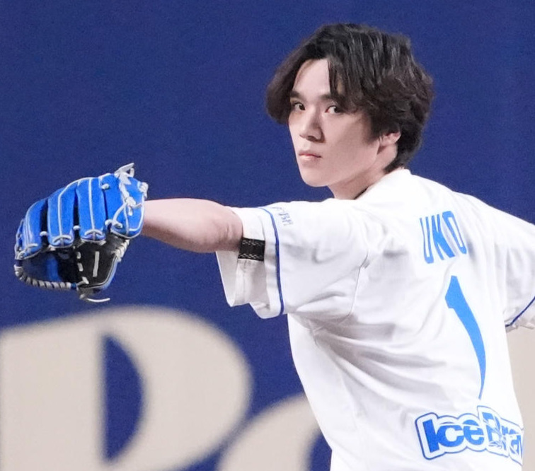 中日対楽天　試合前、始球式を行うプロフィギュアスケーターの宇野昌磨さん（撮影・森本幸一）