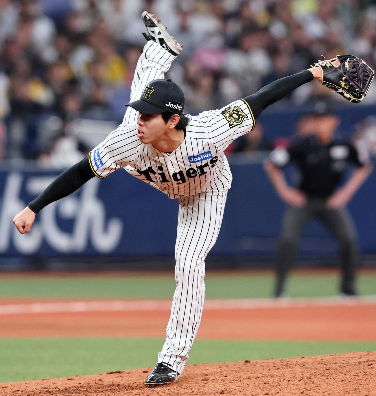 阪神対オリックス　8回表、阪神4番手で登板する工藤（撮影・加藤哉）