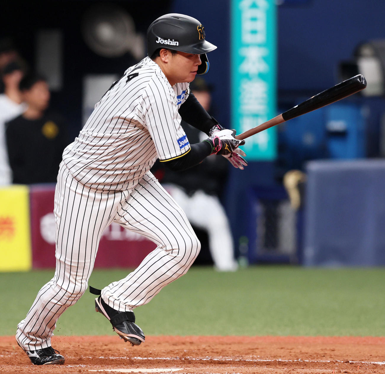 阪神対オリックス　8回裏阪神2死一、二塁、大山は中前適時打を放つ（撮影・加藤哉）
